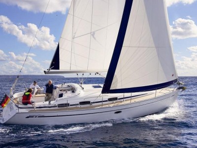 Bavaria 37 8