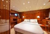 Motor Yacht BUGIA for Charter in Italy (14)